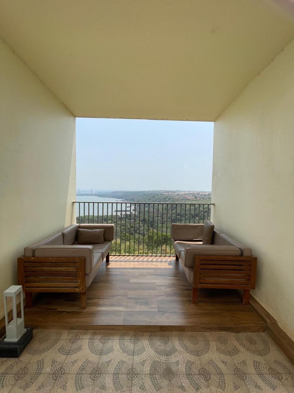 Good Stay 2Bhk Pool Apartment 10 Mins From Dabolim Airport Goa 102 Consua Kültér fotó